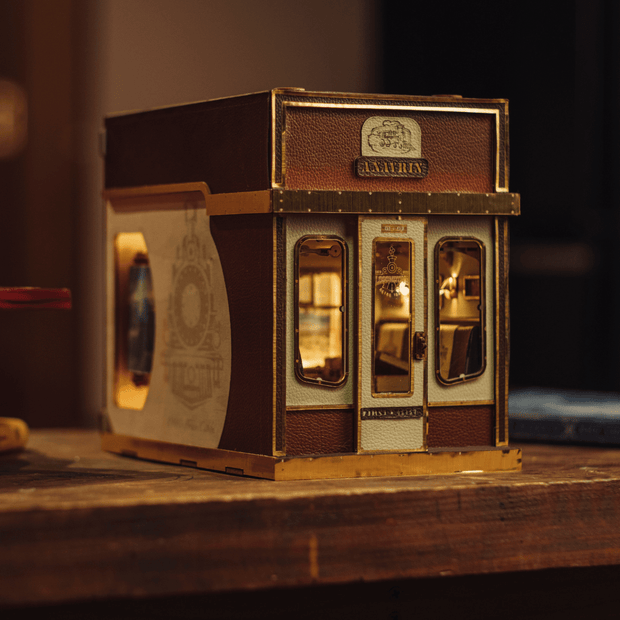 Vintage Train Book Nook Kit – A Cinematic Escape That Moves